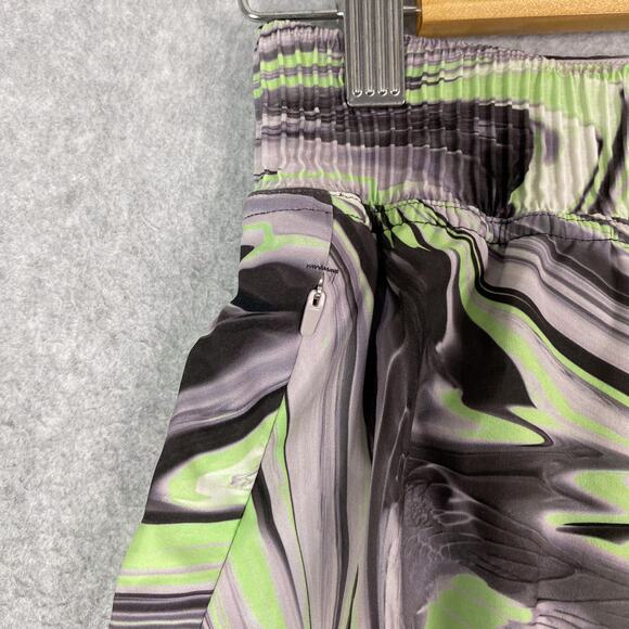 Lululemon Size 4 Paint Glide Warp Multi/Chrome Hotty Hot High Rise Short 4" - Picture 5 of 9